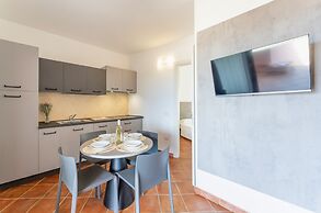 Residence with pool in Isola Rossa