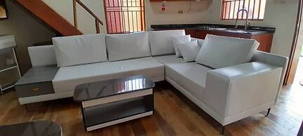 White Cat Farm Hut Inn