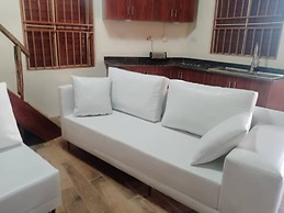 White Cat Farm Hut Inn