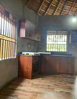 White Cat Farm Hut Inn