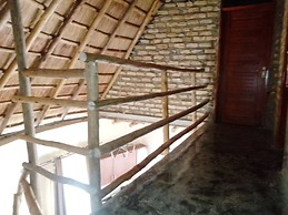 White Cat Farm Hut Inn