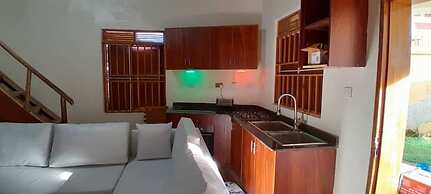 White Cat Farm Hut Inn