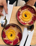 Sundays Café & Hotel