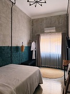 Sundays Café & Hotel