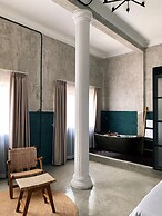 Sundays Café & Hotel