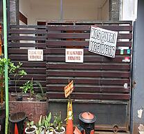 OYO Life 93382 Gajayana Kost Female Only Syariah