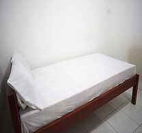 OYO Life 93382 Gajayana Kost Female Only Syariah