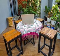 OYO Life 93382 Gajayana Kost Female Only Syariah