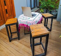 OYO Life 93382 Gajayana Kost Female Only Syariah