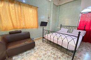 OYO 93397 Hotel California