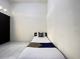 OYO Life 93398 Sudimoro Guest House Syariah