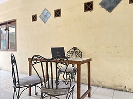 OYO Life 93398 Sudimoro Guest House Syariah