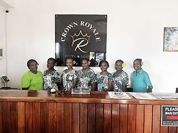 Crown Royale Hotel & Lounge