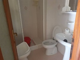 CLOSE TO GOLF COURT FLAT