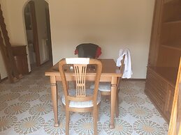 CLOSE TO GOLF COURT FLAT