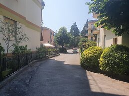 CLOSE TO GOLF COURT FLAT