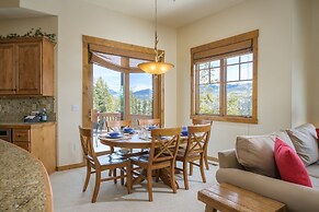 Lower Bear Trail 3 Bedroom Townhouse by RedAwning