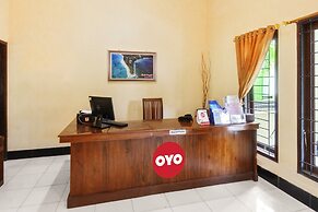 Capital O 93391 Golden Manggis Hotel Near SMKN 1 Lingsar