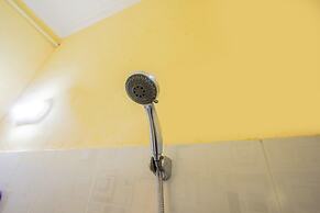 Capital O 93391 Golden Manggis Hotel Near SMKN 1 Lingsar