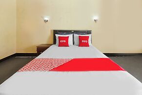 Capital O 93391 Golden Manggis Hotel Near SMKN 1 Lingsar