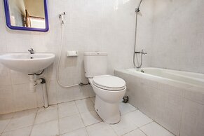 Capital O 93391 Golden Manggis Hotel Near SMKN 1 Lingsar