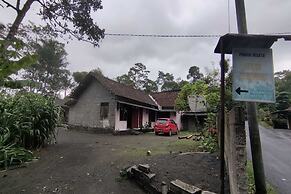 OYO 93395 Pondok Wisata Sekar KemuningNearWonogondang Camp ( Bumi Perk