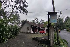 OYO 93395 Pondok Wisata Sekar KemuningNearWonogondang Camp ( Bumi Perk