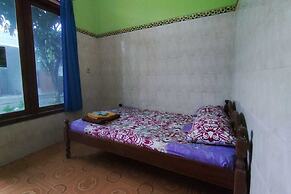 OYO 93394 Pondok Wisata Kurniawan 2NearWonogondang Camp ( Bumi Perkema