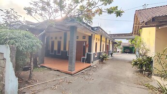 OYO 93394 Pondok Wisata Kurniawan 2NearWonogondang Camp ( Bumi Perkema