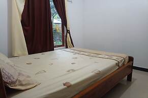 OYO 93408 Penginapan Annisya Near SMA Negeri 2 Mataram