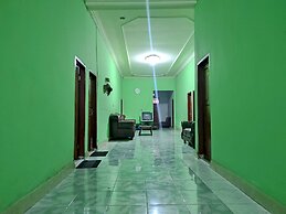 OYO 93411 Syariah Hotel Tomborang