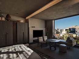 Monastik Living in Athina