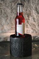 Monastik Living in Athina