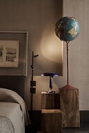 Monastik Living in Athina