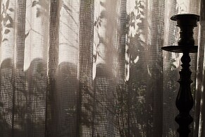 Monastik Living in Athina