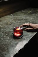 Monastik Living in Athina