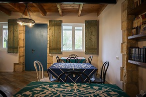 Sazano Wine Cellar & Hotel