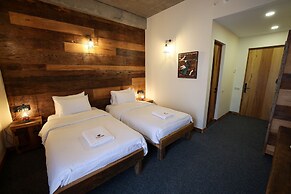 Sazano Wine Cellar & Hotel