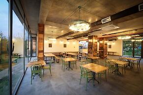 Sazano Wine Cellar & Hotel