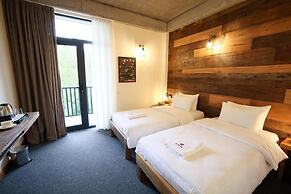 Sazano Wine Cellar & Hotel