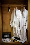 Sazano Wine Cellar & Hotel