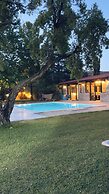 Estate Villa OINOI with Pool