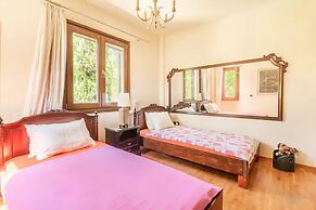 Estate Villa OINOI with Pool