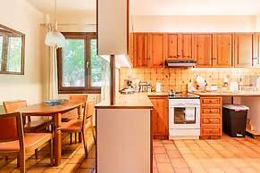 Estate Villa OINOI with Pool