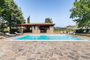 Estate Villa OINOI with Pool