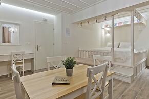 Posidonia Luxury Suites