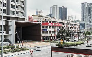 M Vertica KL by Airhost