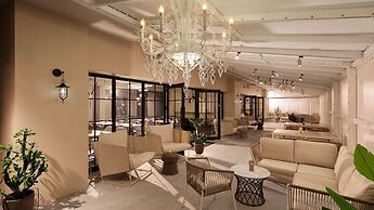 Doutonboricrystalhotel3