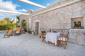 Trullo Marilì on the Fasano Selva