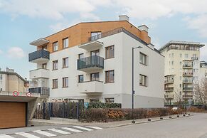 Spacious Apartment in Warsaw by Renters